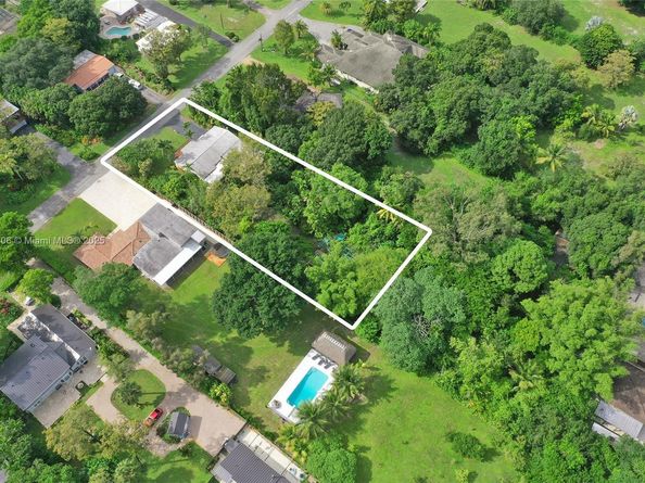 332 Bayberry Dr, Plantation FL 33317