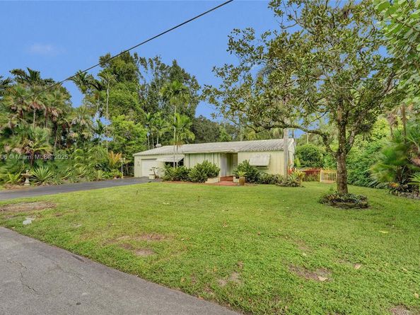 332 Bayberry Dr, Plantation FL 33317