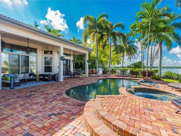 4166 SW 190th Ave, Miramar FL 33029