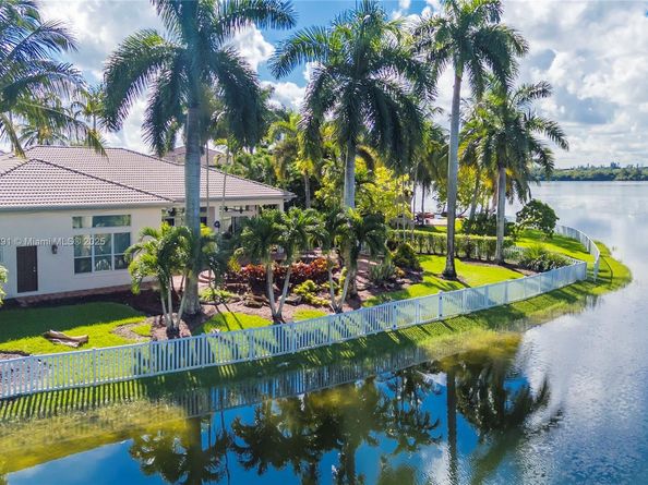 4166 SW 190th Ave, Miramar FL 33029