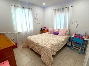 15825 E Bunche Park Dr, Miami Gardens FL 33054