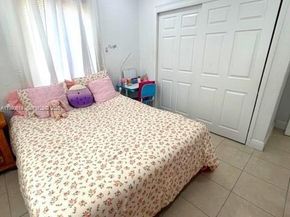 15825 E Bunche Park Dr, Miami Gardens FL 33054