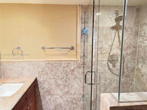 6800 Cypress Rd 101, Plantation FL 33317