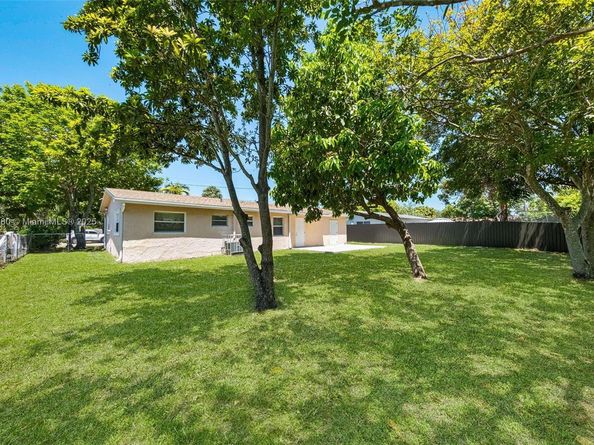1560 NW Sunset Strip, Sunrise FL 33313