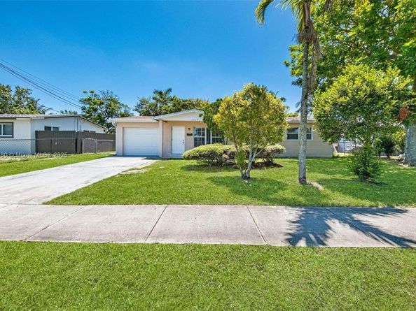 1560 NW Sunset Strip, Sunrise FL 33313
