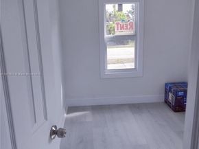 2103 NW 57th St, Miami FL 33142