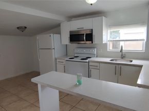 2103 NW 57th St, Miami FL 33142