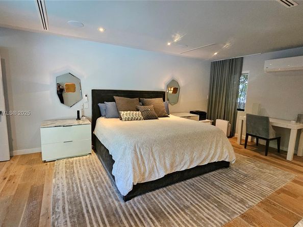 2152 Prairie Ave, Miami Beach FL 33139
