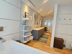 2152 Prairie Ave, Miami Beach FL 33139