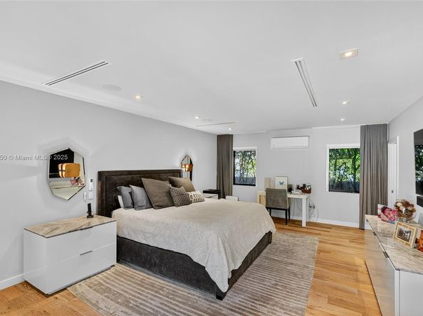 2152 Prairie Ave, Miami Beach FL 33139