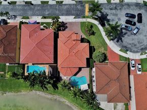 15863 SW 55th Ter, Miami FL 33185