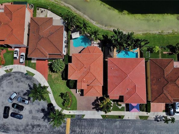 15863 SW 55th Ter, Miami FL 33185