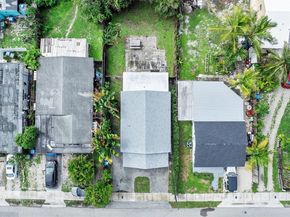 660 NE 32nd St, Oakland Park FL 33334