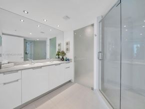 1881 79th St Cswy 1002, North Bay Village FL 33141