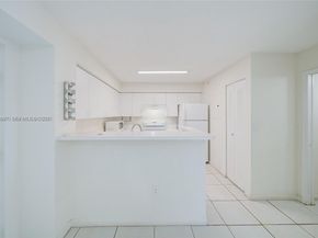 4360 NW 107th Ave 207, Doral FL 33178