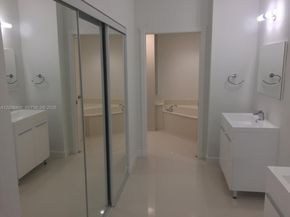 10750 NW 66th St 203, Doral FL 33178