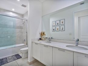 4346 NW 81st Ave, Doral FL 33166