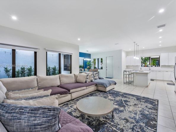 4346 NW 81st Ave, Doral FL 33166