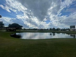 2500 NE 48th Ln 301, Fort Lauderdale FL 33308