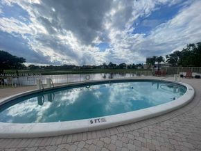 2500 NE 48th Ln 301, Fort Lauderdale FL 33308