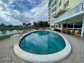 2500 NE 48th Ln 301, Fort Lauderdale FL 33308