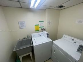 2500 NE 48th Ln 301, Fort Lauderdale FL 33308