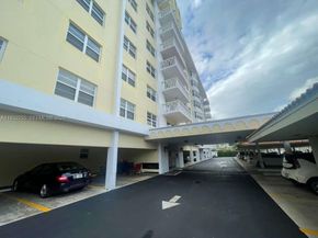 2500 NE 48th Ln 301, Fort Lauderdale FL 33308
