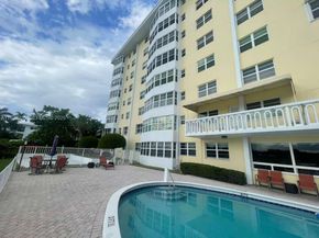 2500 NE 48th Ln 301, Fort Lauderdale FL 33308