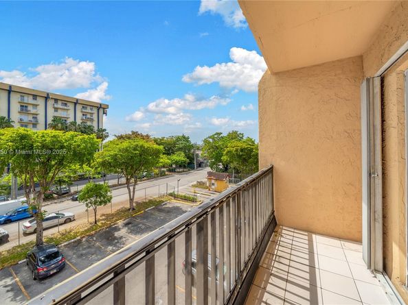 4709 NW 7th St 4059, Miami FL 33126