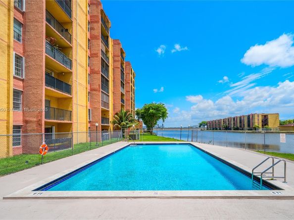 4709 NW 7th St 4059, Miami FL 33126