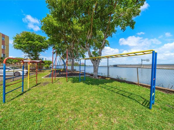 4709 NW 7th St 4059, Miami FL 33126