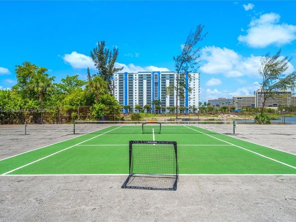 4709 NW 7th St 4059, Miami FL 33126