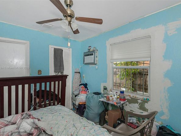 807 NW 109th St, Miami FL 33168