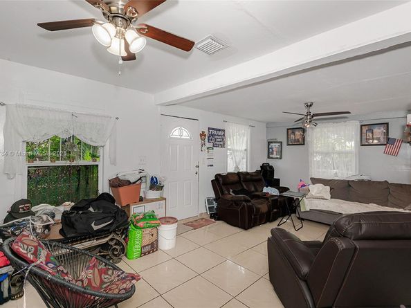 807 NW 109th St, Miami FL 33168