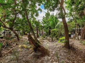 807 NW 109th St, Miami FL 33168