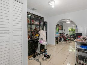 807 NW 109th St, Miami FL 33168