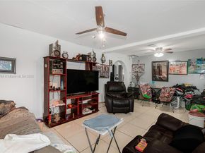 807 NW 109th St, Miami FL 33168