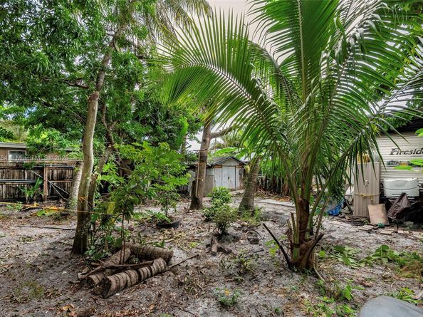 807 NW 109th St, Miami FL 33168