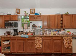 807 NW 109th St, Miami FL 33168