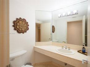 2000 Island Blvd 1002, Aventura FL 33160