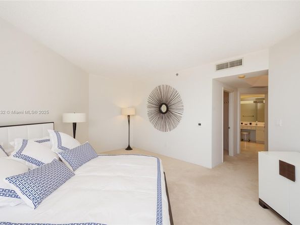 2000 Island Blvd 1002, Aventura FL 33160