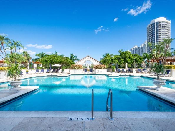 2000 Island Blvd 1002, Aventura FL 33160