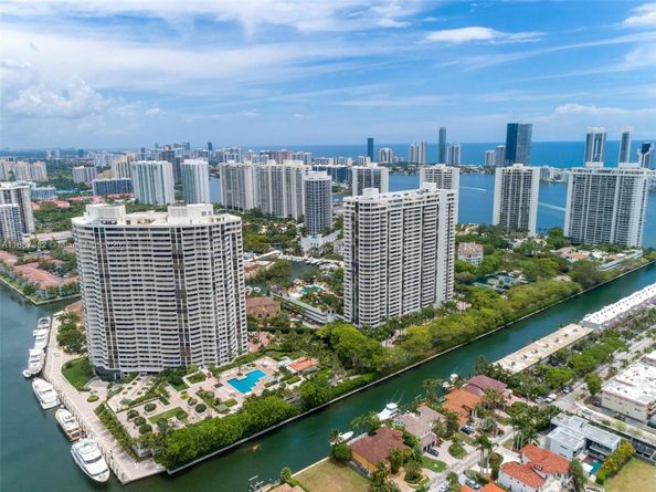 2000 Island Blvd 1002, Aventura FL 33160