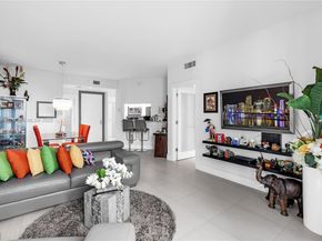 888 Brickell Key Dr 1002, Miami FL 33131