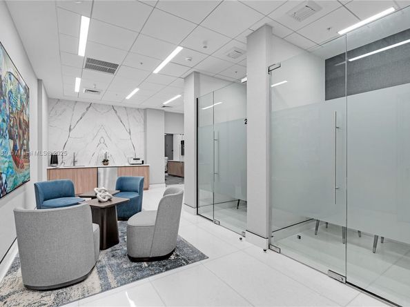 888 Brickell Key Dr 1002, Miami FL 33131