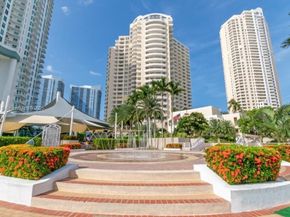 888 Brickell Key Dr 1002, Miami FL 33131