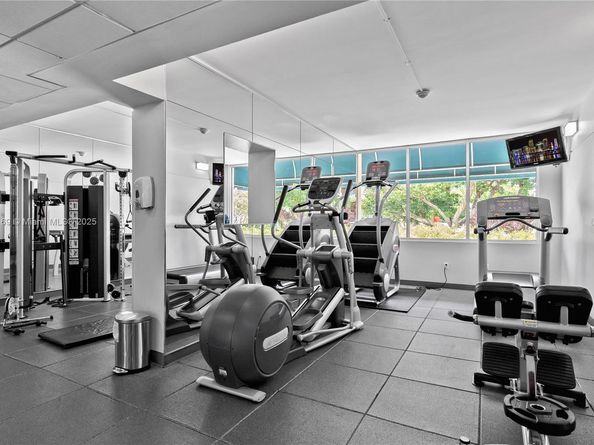 888 Brickell Key Dr 1002, Miami FL 33131
