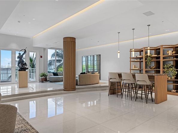 888 Brickell Key Dr 1002, Miami FL 33131
