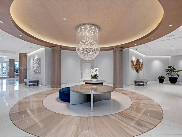 888 Brickell Key Dr 1002, Miami FL 33131