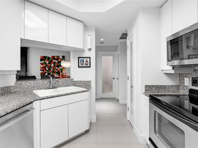888 Brickell Key Dr 1002, Miami FL 33131